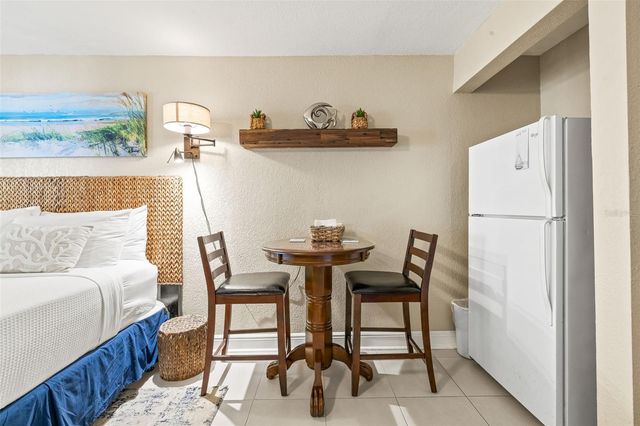 1420 BAYSHORE BOULEVARD 206, Dunedin, FL 34698