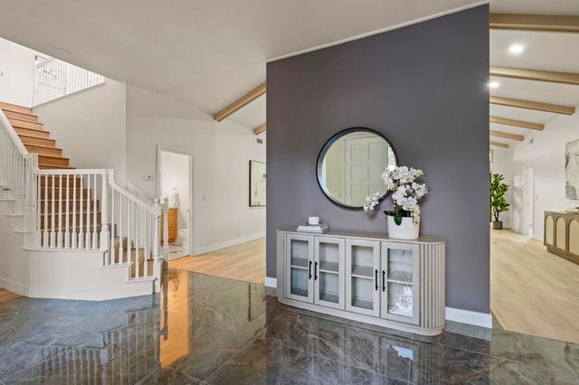 7001 Almaden Ln, Carlsbad, CA 92009