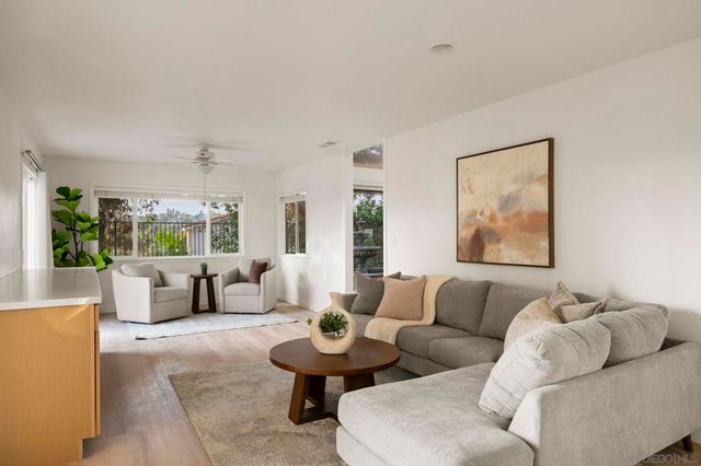 7001 Almaden Ln, Carlsbad, CA 92009