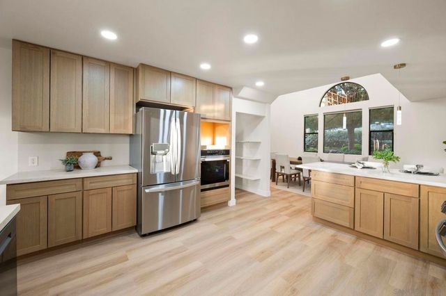 7001 Almaden Ln, Carlsbad, CA 92009