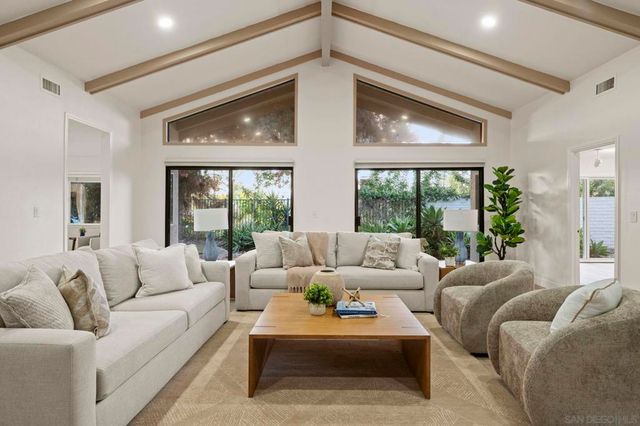 7001 Almaden Ln, Carlsbad, CA 92009