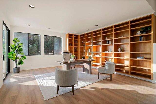 7001 Almaden Ln, Carlsbad, CA 92009