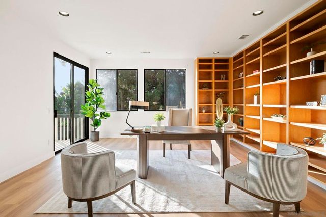 7001 Almaden Ln, Carlsbad, CA 92009