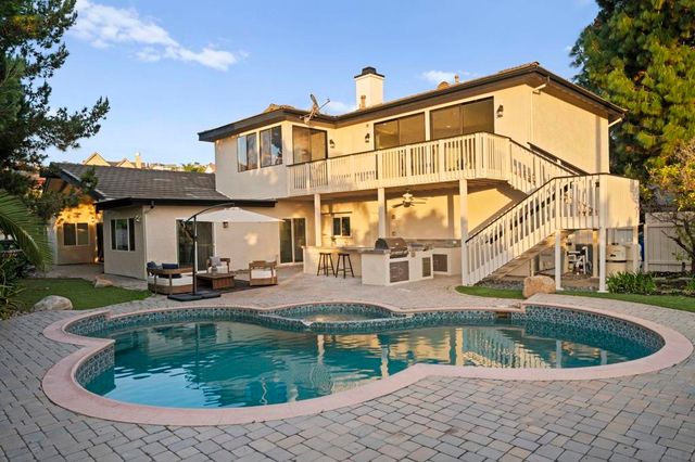 7001 Almaden Ln, Carlsbad, CA 92009
