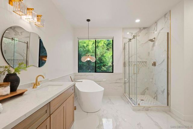 7001 Almaden Ln, Carlsbad, CA 92009