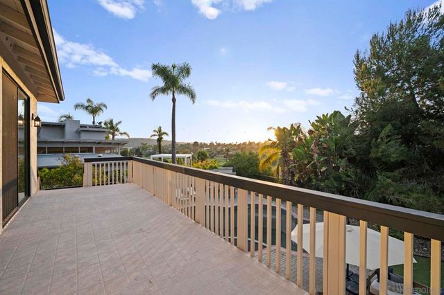 7001 Almaden Ln, Carlsbad, CA 92009