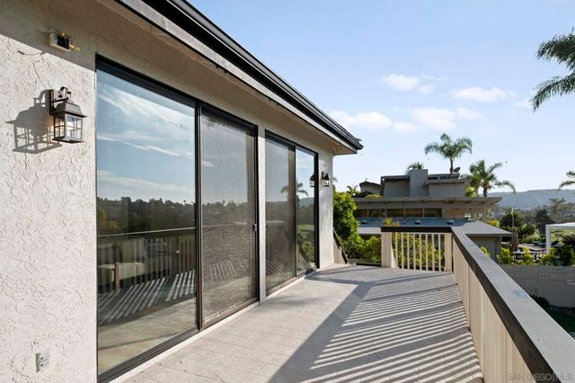 7001 Almaden Ln, Carlsbad, CA 92009