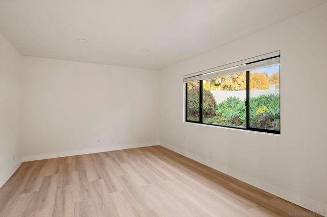 7001 Almaden Ln, Carlsbad, CA 92009