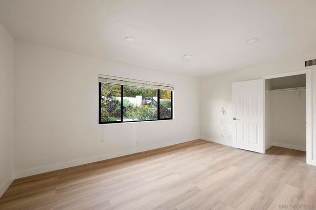 7001 Almaden Ln, Carlsbad, CA 92009