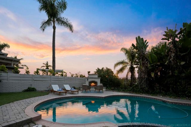 7001 Almaden Ln, Carlsbad, CA 92009