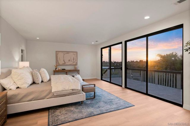 7001 Almaden Ln, Carlsbad, CA 92009