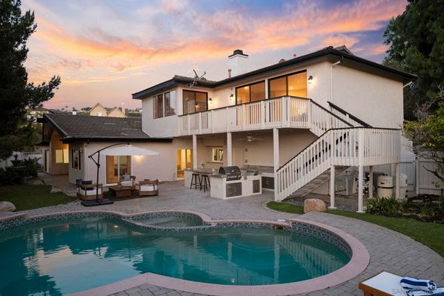 7001 Almaden Ln, Carlsbad, CA 92009