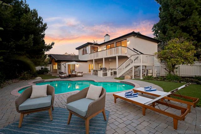 7001 Almaden Ln, Carlsbad, CA 92009