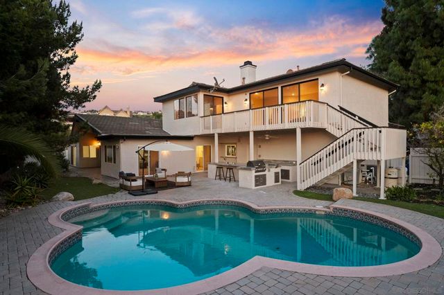 7001 Almaden Ln, Carlsbad, CA 92009