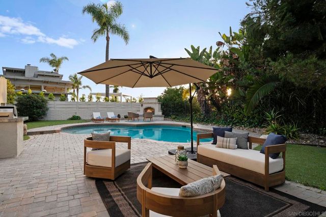 7001 Almaden Ln, Carlsbad, CA 92009