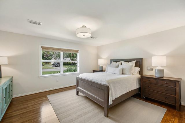 4015 Ascot Lane, Houston, TX 77092