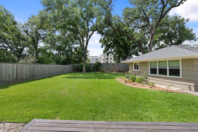 4015 Ascot Lane, Houston, TX 77092