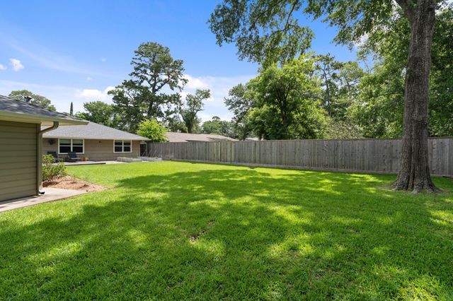 4015 Ascot Lane, Houston, TX 77092