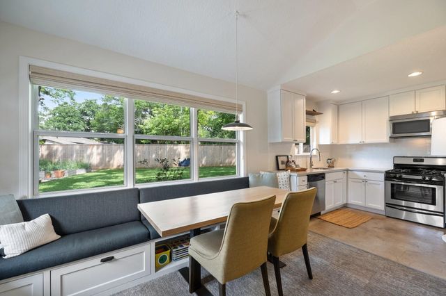 4015 Ascot Lane, Houston, TX 77092