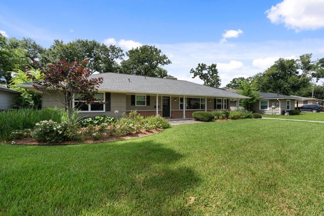 4015 Ascot Lane, Houston, TX 77092
