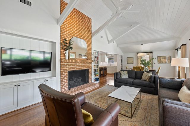 4015 Ascot Lane, Houston, TX 77092