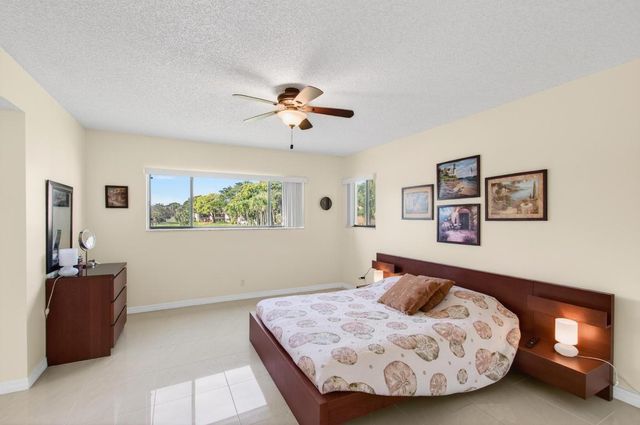 5130 Las Verdes Circle 207, Delray Beach, FL 33484