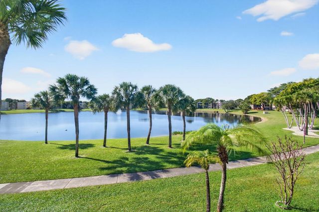 5130 Las Verdes Circle 207, Delray Beach, FL 33484