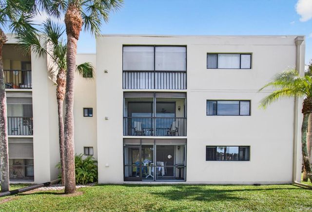 5130 Las Verdes Circle 207, Delray Beach, FL 33484