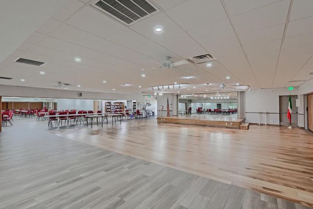 5130 Las Verdes Circle 207, Delray Beach, FL 33484