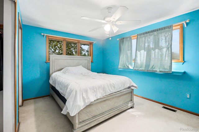 52905 Heatherway Drive, Shelby Charter Township, MI 48316