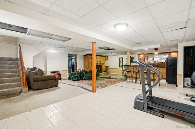 52905 Heatherway Drive, Shelby Charter Township, MI 48316