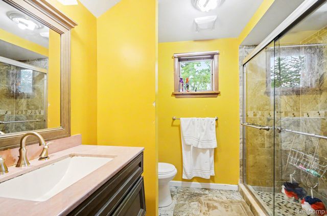 52905 Heatherway Drive, Shelby Charter Township, MI 48316
