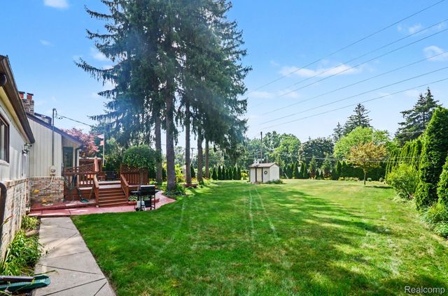 52905 Heatherway Drive, Shelby Charter Township, MI 48316