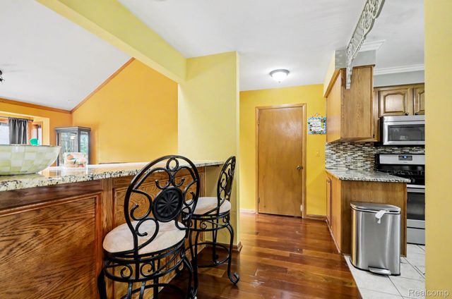 52905 Heatherway Drive, Shelby Charter Township, MI 48316