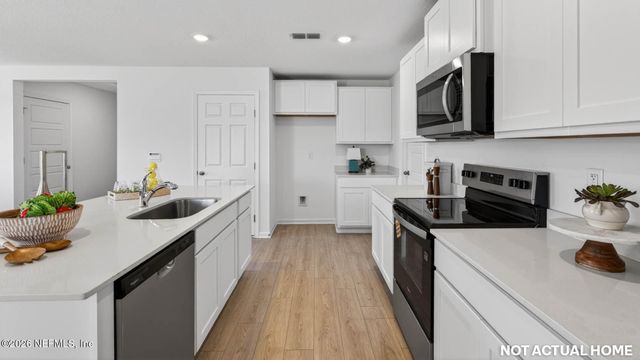 12095 YEW TREE Road, Jacksonville, FL 32218