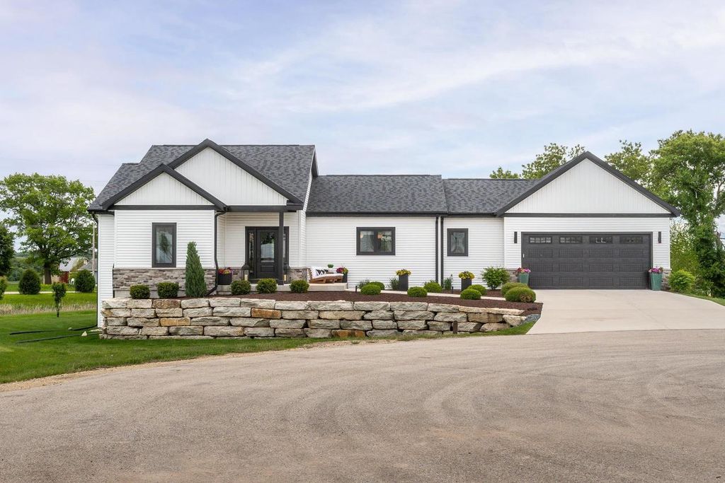 2515 Bass Road, Cottage Grove, WI 53527