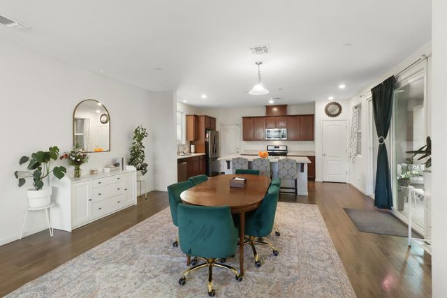 3064 Club Center Dr, Sacramento, CA 95835