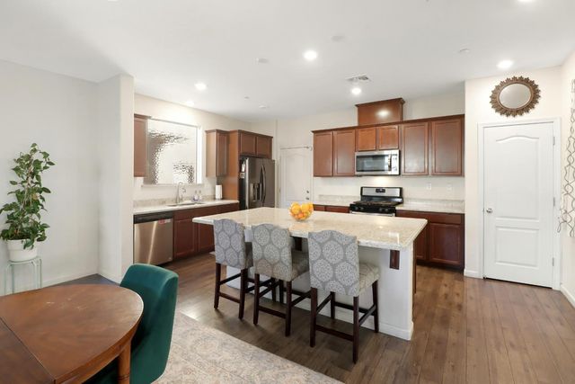 3064 Club Center Dr, Sacramento, CA 95835