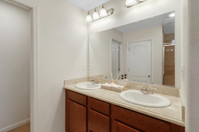 3064 Club Center Dr, Sacramento, CA 95835