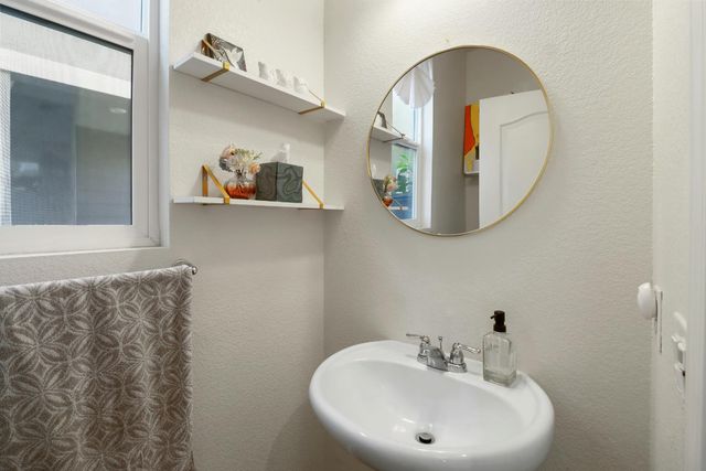 3064 Club Center Dr, Sacramento, CA 95835