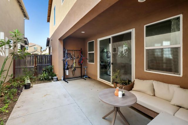 3064 Club Center Dr, Sacramento, CA 95835