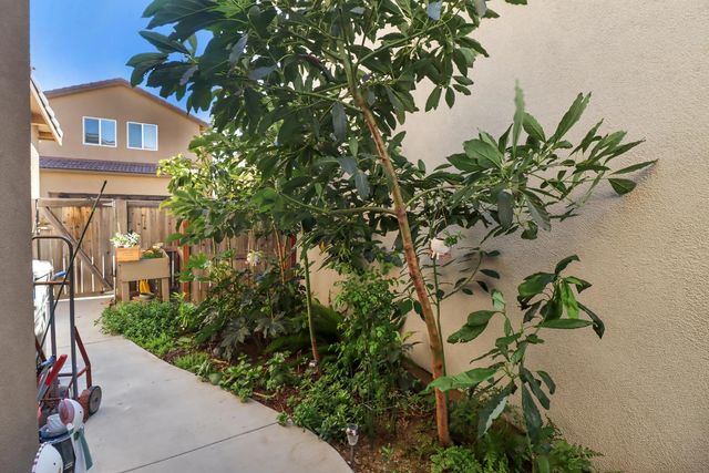 3064 Club Center Dr, Sacramento, CA 95835