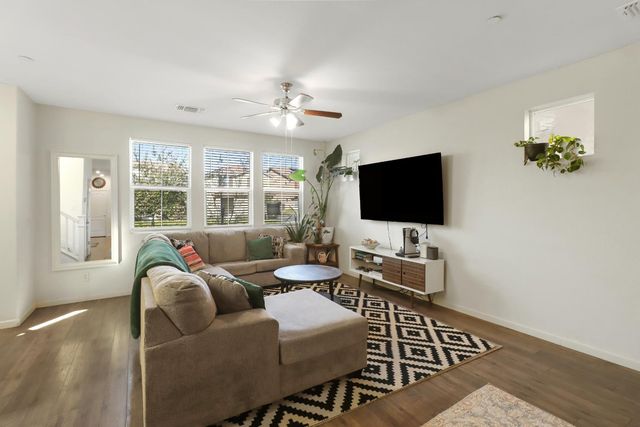 3064 Club Center Dr, Sacramento, CA 95835