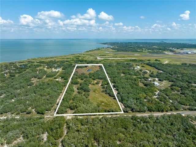 1030 Airport Rd., Rockport, TX 78382