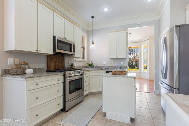 103 Lighthouse Point Circle, Youngsville, LA 70592