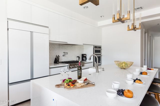 12216 N 63RD Street, Scottsdale, AZ 85254