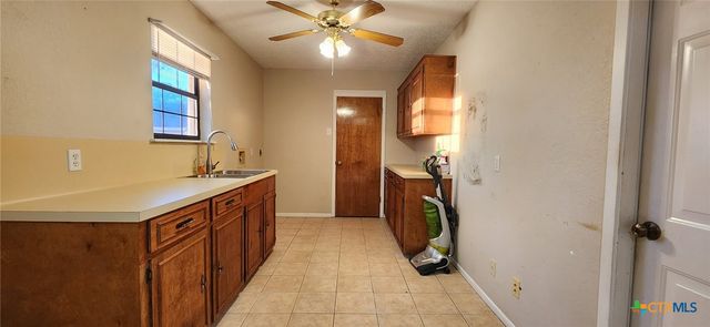 2950 W Fm 884, Yorktown, TX 78164