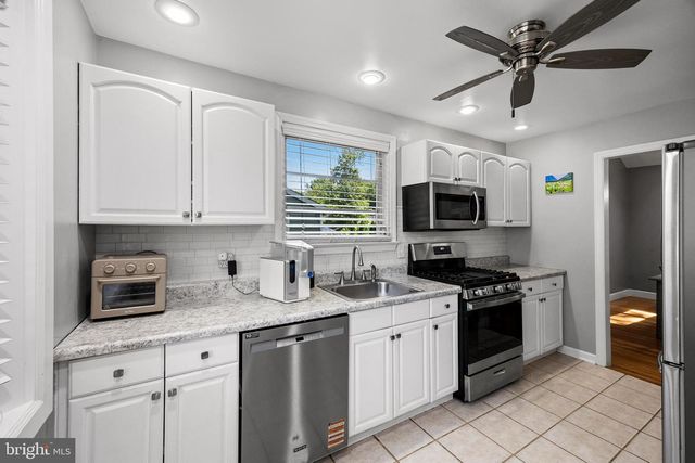 103 KENWOOD DR, Cherry Hill, NJ 08034