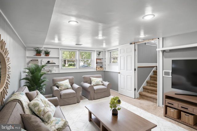 103 KENWOOD DR, Cherry Hill, NJ 08034