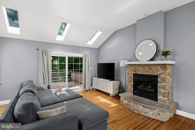 103 KENWOOD DR, Cherry Hill, NJ 08034